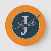 Custom  orange greay blue Monogram Elegant Ronde Klok (Voorkant)