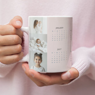 Custom Pastel Roze 2025 Kalender met Drie Foto's Grote Koffiekop