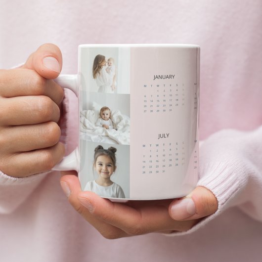 Custom Pastel Roze 2025 Kalender met Drie Foto's Grote Koffiekop