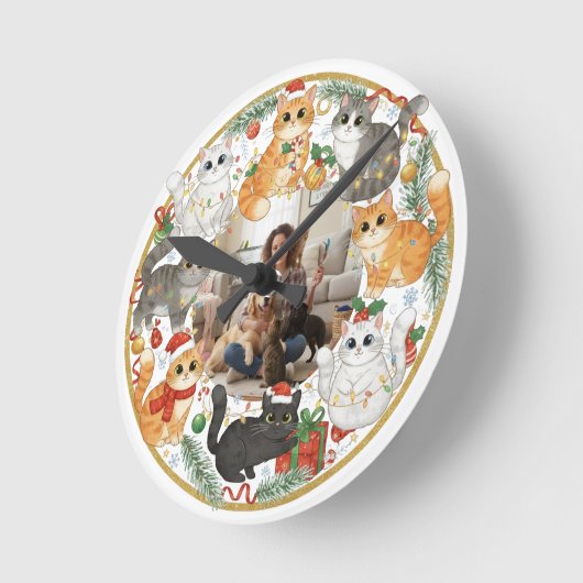 Custom Pet Photo Christmas Cat Wall Clock Ronde Klok (Hoek)