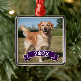 Custom Pet Photo with Year and Paw Ribbon Metalen Ornament