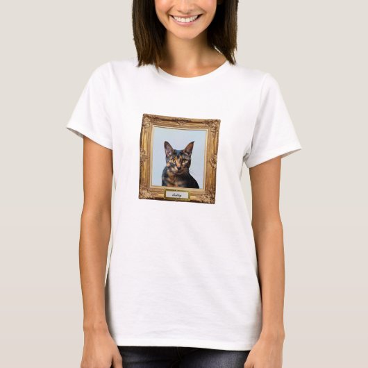 Custom Pet Portrait T-shirt – Your Cat in a Frame (Voorkant)