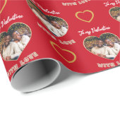 Custom Photo Hearts Pattern Red Gold Valentine Cadeaupapier (Rol Hoek)