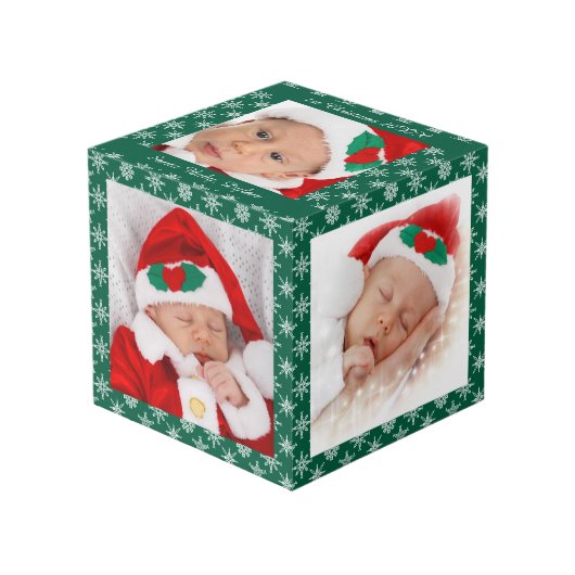 Custom Photos Santa Baby Green With Snowflakes SQ Kubus (Voorkant hoekig)