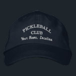 Custom Pickleball Team Club, Player Name Jouw teks Geborduurde Pet<br><div class="desc">Het perfecte pet voor liefhebbers van pickleball. Voeg je club,  teamnaam,  plaats of datum van de stad of stad,  naam van het toernooi,  enz. toe aan creëer een soort pickleball-pet. Ideaal voor overeenkomend teamwerk of toernooi of zelfs een pickleball-reis. Verander gemakkelijk de tekst en de kleur van het pet.</div>