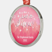Custom Pink Snowy Forest Vrolijk kerstfeest Metalen Ornament (Links)