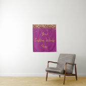 Custom Raspberry & Gold Birthday Party Photo Booth Wandkleed (In situ)