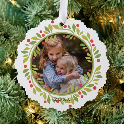 Custom Red Berries Green Leaves Wreath Ornament Kaart (Insitu (Drie))