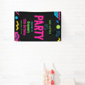 Custom Retro Neon 80’s Birthday Party Spandoek (Insitu)