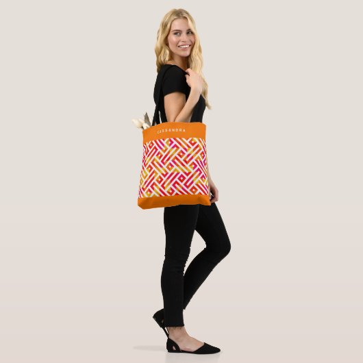 Custom Rood Roze Sinaasappel Geel Retro Art Patroo Tote Bag (Op model)