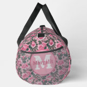 Custom Roze Bloemen Rozen Monogram Grote Duffel Ba Plunjezak (Rechts)
