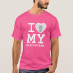 Custom Schattige Roze Ik hou van mijn vriendin fot T-shirt<br><div class="desc">Creëer je eigen Custom Schattige Pink Ik hou van mijn vriendin foto mannen T-Shirt met deze moderne en grappige shirt sjabloon met een cool plak serif lettertype en vriendin foto in een enorme rode hart. Voeg je eigen foto, jouw naam of een gepersonaliseerde tekst toe. Het ontwerp van de "I...</div>