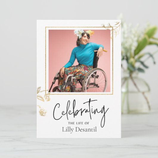 Custom Simple Gold Flower Funeral Memorial Program Kaart (Staand voorkant)