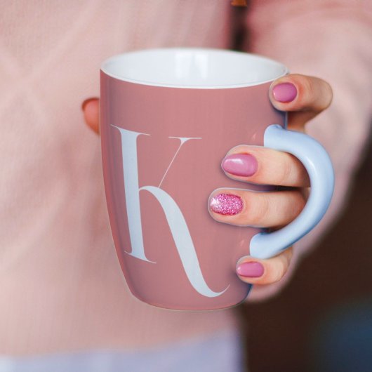 Custom Stijlvol Initiaal Naam l Vrouwelijk Blush R Koffiemok