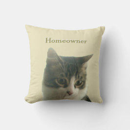 Custom Tabby Cat Photo on Light Beige Kussen