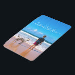 Custom Uw Foto iPad Luchtkap met Tekst iPad Mini Cover<br><div class="desc">Aangepaste foto en tekst iPad Air Covers - Uw eigen ontwerp - Gepersonaliseerde familie / vrienden of persoonlijke iPad Cases Gift - Voeg uw foto en tekst - Formaat wijzigen en verplaatsen of verwijderen en toevoegen van elementen / tekst met aanpassingstool! Kies / voeg uw favoriete lettertypen / kleur /...</div>