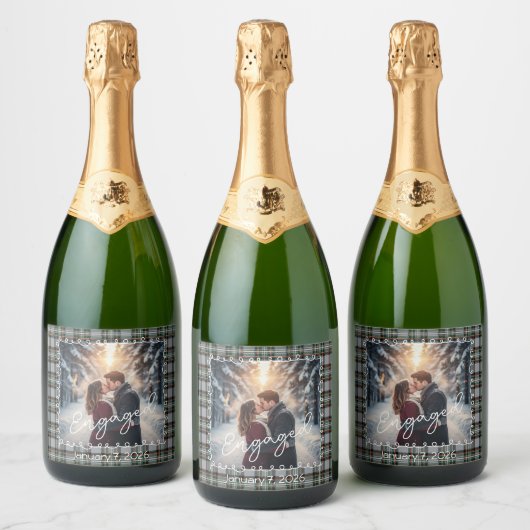 Custom Winter Tartan Engagement Photo Champagne  Sparkling Wijnetiket (Flessen)