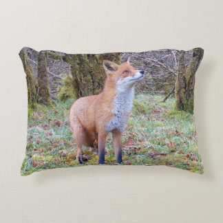 Customisable Red Fox Looking Up Cushion Accent Kussen