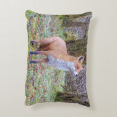 Customisable Red Fox Looking Up Cushion Accent Kussen (Achterkant (Verticaal))