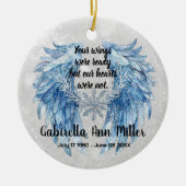 Customizable Angel Wings Memorial with Snowflake Keramisch Ornament (Voorkant)