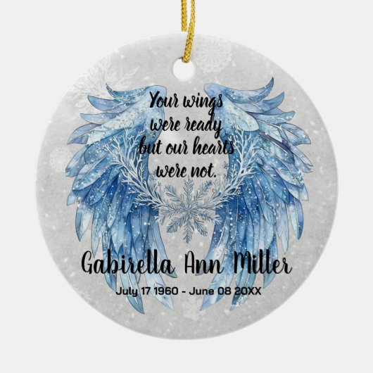 Customizable Angel Wings Memorial with Snowflake Keramisch Ornament (Voorkant)
