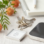 Customizable Your Design or Text Here Personalized Sleutelhanger (Zijkant)