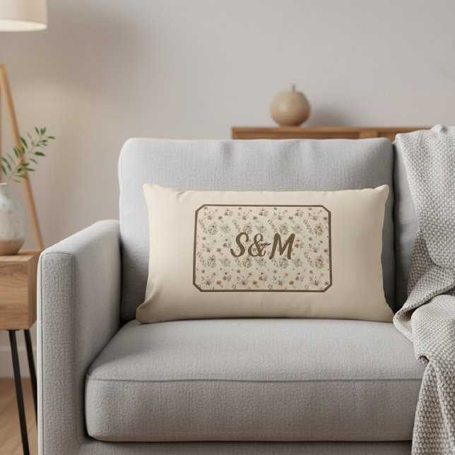 Customized initial decorative pillow, Botanical  Kussen (Creator heeft geüpload)
