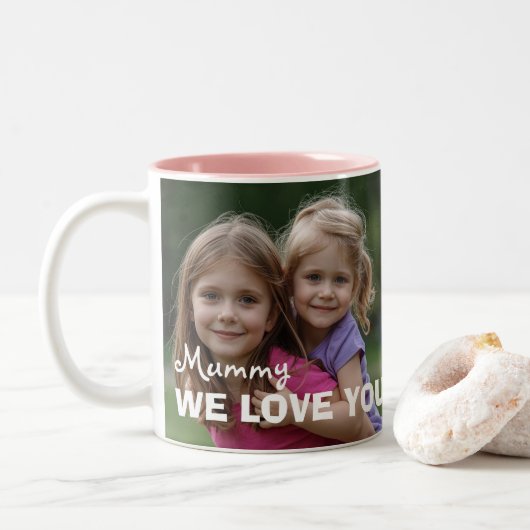 Customized with 2 and text tweekleurige koffiemok (Met donut)