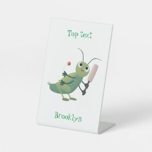 Cut green cricket insect cartoon illustratie reclamebord met voetstuk