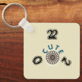 CUTE_2022_ BLACK EN BROWN LIGHT YELLOW_Aluminium Sleutelhanger (Voorkant)