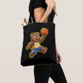 Cute 3D Teddy Bear Playing Basketball – Adorable S Tote Bag (Dichtbij)