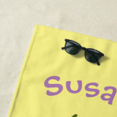 Cute aardbery ice crème sundae cartoon strandlaken (In situ)