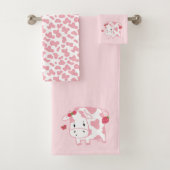 Cute Aardbery Koe and Spots Pattern Bad Handdoek (Insitu)