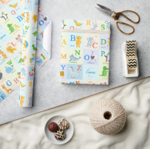 Cute ABC Animal Alphabet Pattern met Voornaam Cadeaupapier