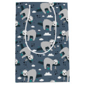 cute adorable gray sloth pattern blue background medium cadeauzakje (Voorkant)