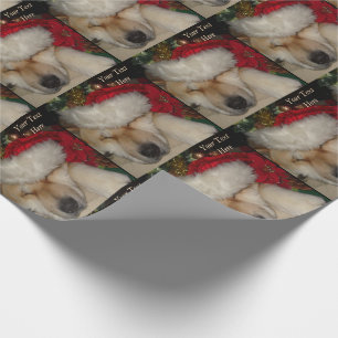 Cute akita hond slaapt santa hat tinsel kermas cadeaupapier