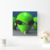 Cute Alien Head Vierkante Klok (Huis)