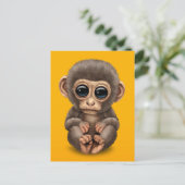 Cute and Curious Baby Monkey on Yellow Briefkaart (Staand voorkant)