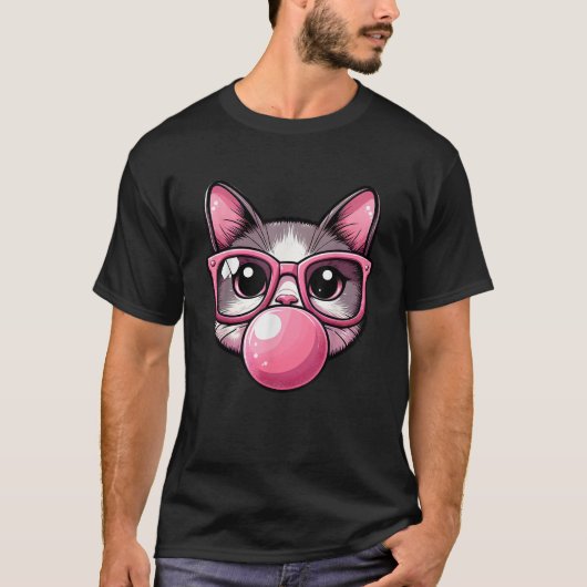 Cute and Funny Cat Pink Sunglasses And Blowing Bub T-shirt (Voorkant)