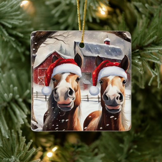 Cute and Funny Christmas Horses Barn Keramisch Ornament (Boom)