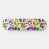 Cute and Funny Easter Eggs Cartoon Persoonlijk Skateboard (Horizontaal)