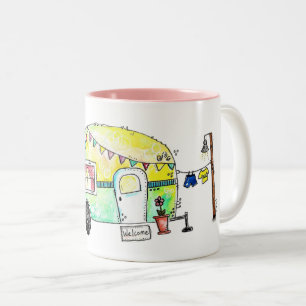 Cute and Whimsical Retro Happy Camper Tweekleurige Koffiemok