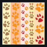 Cute Animal Paw Prints Pattern in Natural Colors<br><div class="desc">Een schattig ontwerp met verschillende rijen dierlijke pootafdrukken in natuurlijke kleuren zoals bruin,  geel,  rood en oranje op een gestreept patroon. Sommige poten hebben klauwen en andere niet.</div>