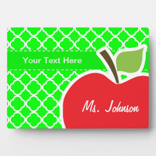 Cute Apple op Electric Green Quatrefoil Fotoplaat