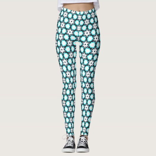 Cute Aqua Blue en White Floral Pattern Leggings (Voorkant)