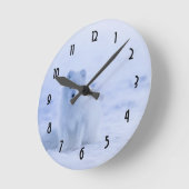 Cute Arctic Fox on Snowy Winter Background Ronde Klok (Hoek)