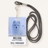 Cute Arctic Fox op Snowy Winter Background Badge (Achterkant met draagriem)