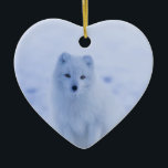 Cute Arctic Fox op Snowy Winter Background Keramisch Ornament<br><div class="desc">Ornament met een foto van een witte poolvos. Een wintery sneeuwlandschap omringt dit heerlijke schepsel.</div>