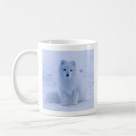 Cute Arctic Fox op Snowy Winter Background Koffiemok
