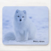 Cute Arctic Fox op Snowy Winter Background Muismat (Voorkant)